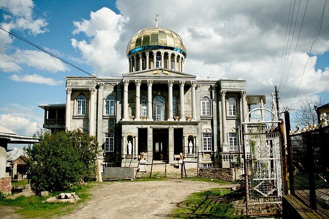 Soroca - Gipsy City on the river Dniester - Gypsy Hill’s Colorful Architecture and Castle-Like Homes