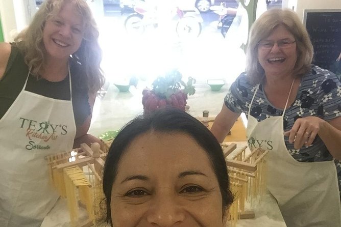 Sorrento Cooking Experience - Terry's kitchen - The Cooking Class Atmosphere and Duration
