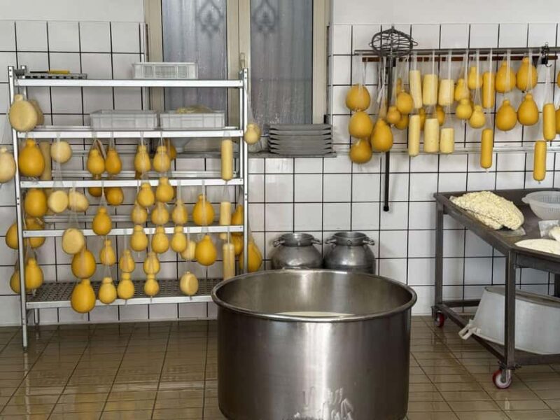 Sorrento Gourmet: Oil, Pizza, Mozzarella, and Limoncello with Tasting - Key Points