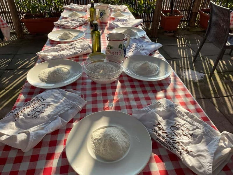 Sorrento: Make the best Fried Pizza and Limoncello Spritz - Crafting the Refreshing Limoncello Spritz