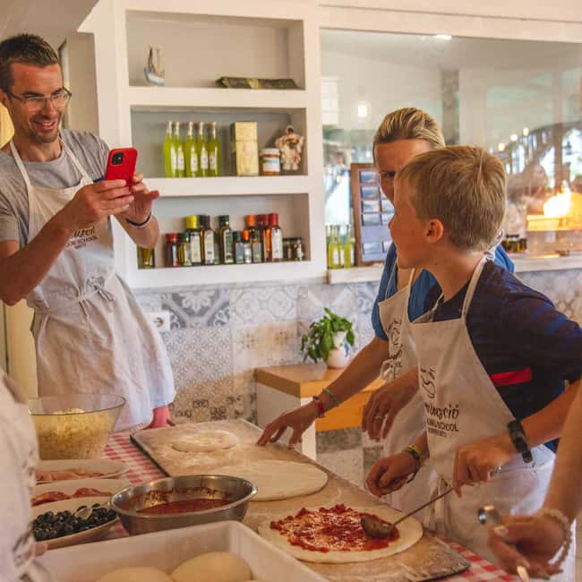 Sorrento: Pizza Making Course - Best suited for food lovers, families, and curious travelers