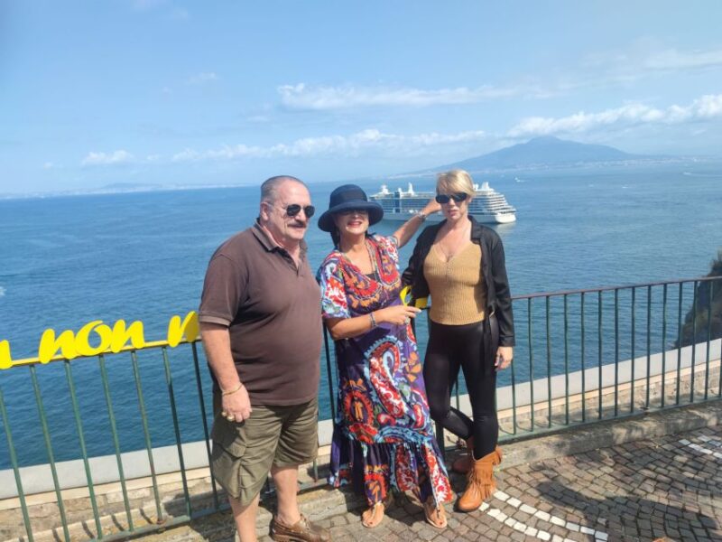 Sorrento: Private walking tour with stunning landscapes - Discovering the Chiostro di San Francesco