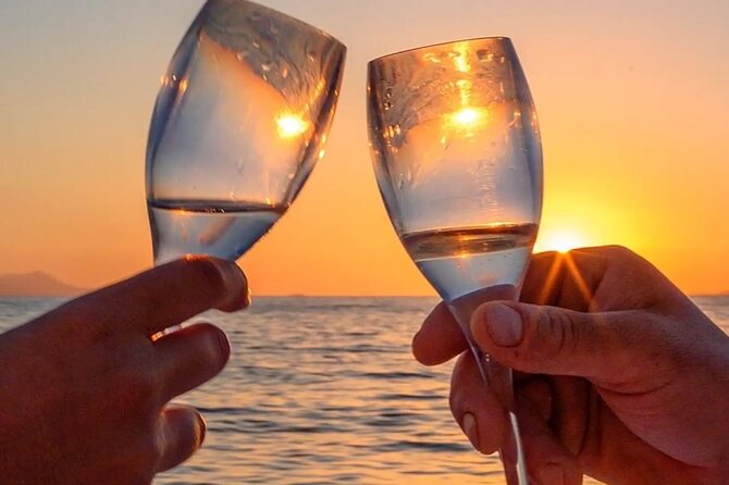 Sorrento Sunset Private Tour - Premium 28ft Boat - Navigating Past the Iconic Roman Villa of Queen Giovanna