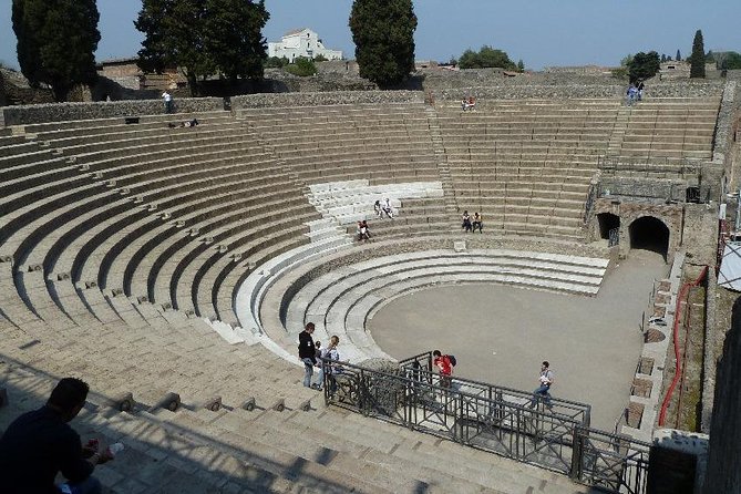 Sorrento Transfer to Rome with Pompeii Stop or Vice Versa - Flexible Route: From Sorrento to Rome or Rome to Sorrento