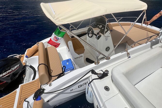 Sorrentomaxiboat tours to Capri - Visiting the World-Famous Blue Grotto