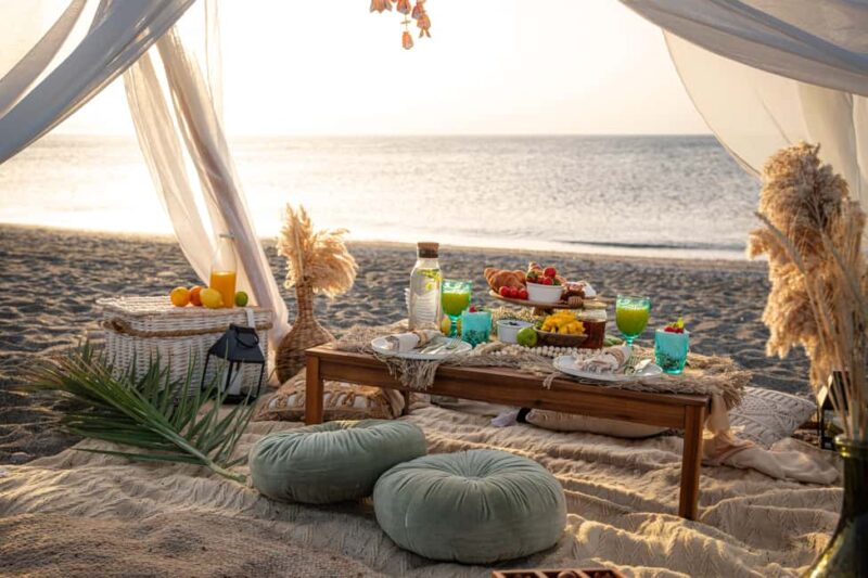 Sotogrande: Styled Outdoor Picnic with Tapas. - Key Points