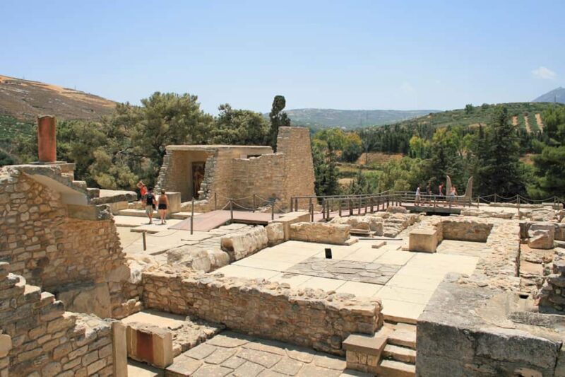 Souda Bay: Private Day Trip Tour to Knossos Palace - Comparing Similar Crete Excursions