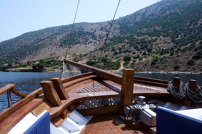 South Beaches Cruise in Mykonos - Paradise Beach and Its Lively Atmosphere