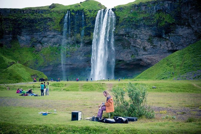 South Coast and Glacier Lagoon - Private - Visiting Seljalandsfoss and Gljúfurbúi Waterfalls