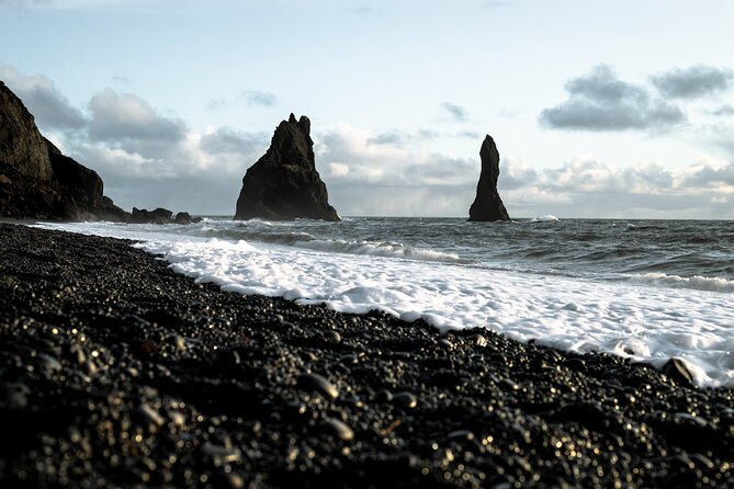 South Iceland Highlights and Northern Lights Combo Full-Day Tour - Exploring Reynisfjara: Safety and Scenic Views