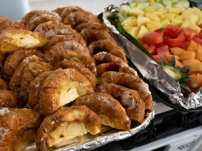 South Maui: Snorkel to Coral Gardens or Molokini Crater - Comfortable Catamaran Cruising with Scenic Coastal Views