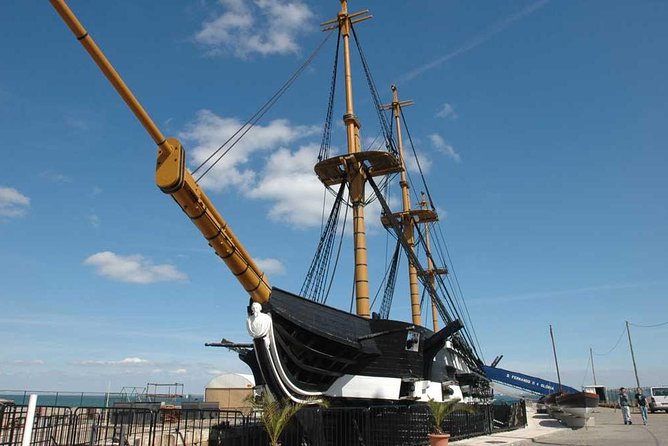 South of Lisbon Private Tour - Cacilhas - Almada - Costa da Caparica - Exploring Cacilhas: A Historic Hub for Food and Transport