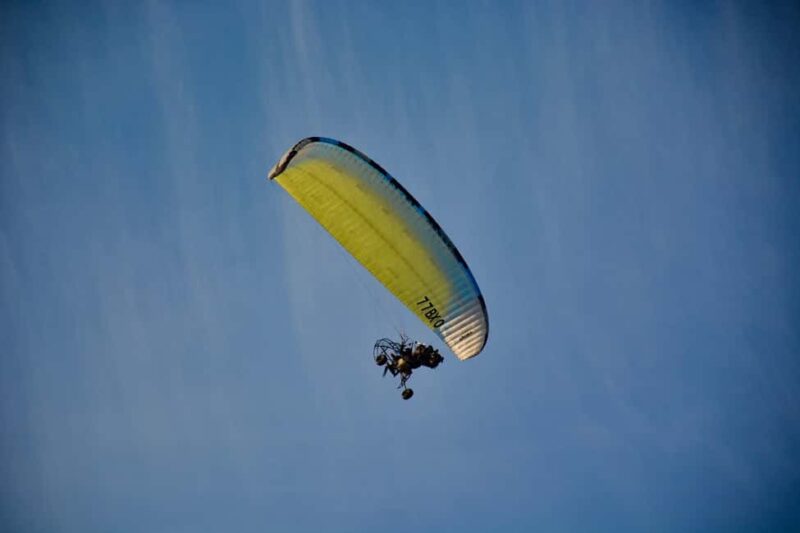 South of Paris: Paramotor Discovery Flight - Discover the South of Paris from the Sky with a Paramotor Flight