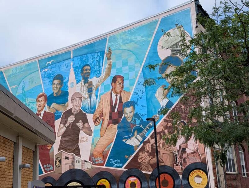 South Philly Tour: Market, Cheesesteaks & Hidden Gems - The Guide’s Role and Local Recommendations