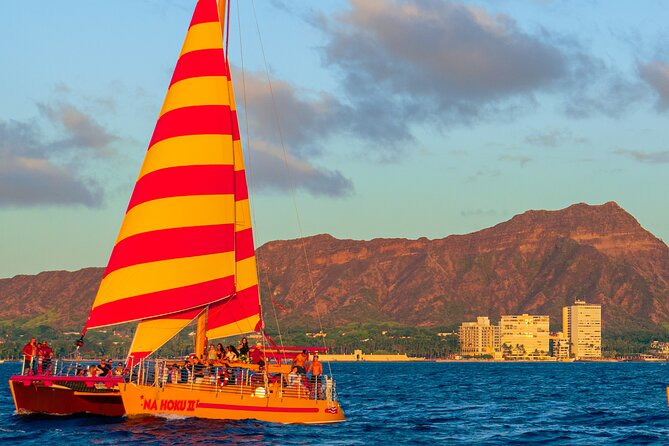 South Shore Open Sail from Kewalo Harbor Including Drinks - The Crew and Atmosphere that Make the Difference