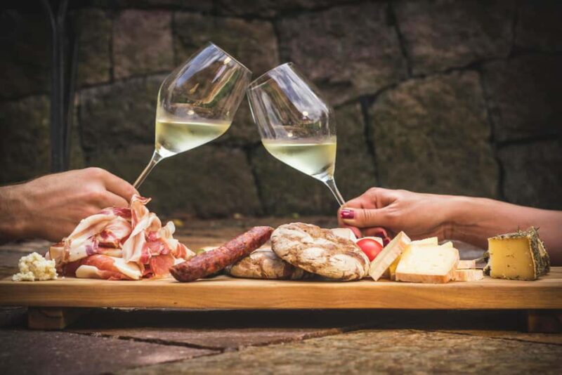 South Tyrolean specialties and wine tasting - Key Points