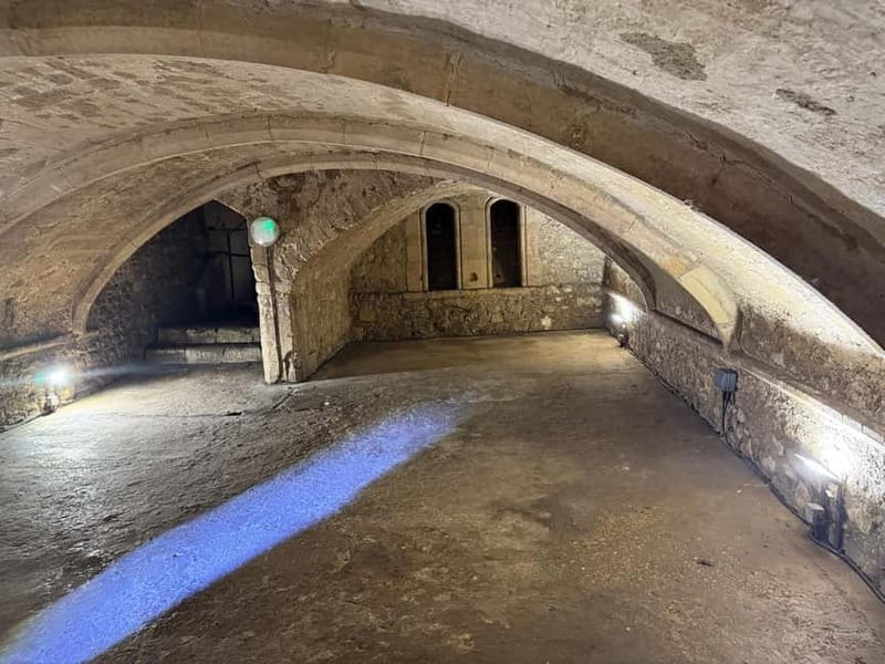 Southampton: 2 Hour Guided Walking Tour with Medieval Vaults - Practical Details: What to Bring and Accessibility