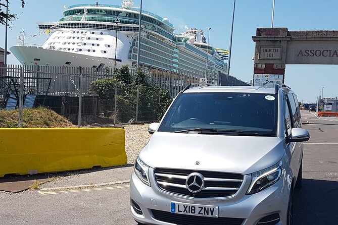 Southampton Cruise Terminal to London Stonehenge,Lacock and Bath - Visiting the Roman Baths in Bath