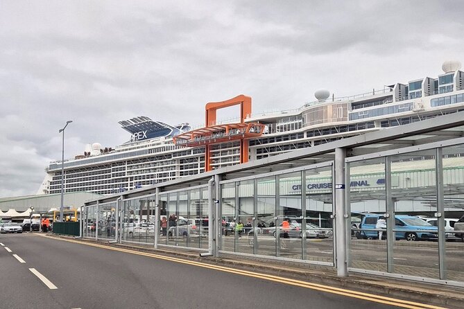 Southampton To Heathrow Via Stonehenge & Windsor Private Transfer - Discover England’s Historic Icons in a Private Transfer from Southampton to Heathrow