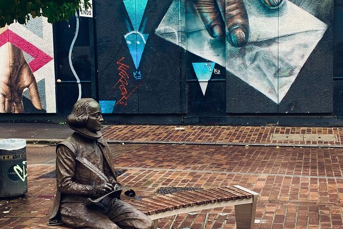 Southwark to Shoreditch Shakespeare Promenade - Cross the Thames and View the Globe Theatre from the Southbank