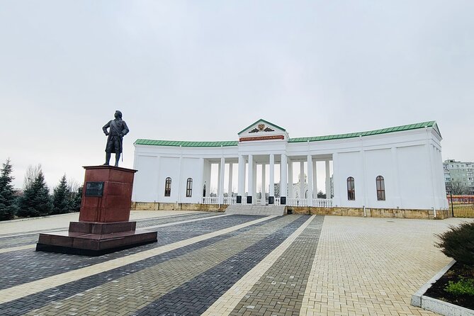 Soviet Heritage of Transnistria and Castle Mimi Winery - Visiting the Supreme Council and Government Building