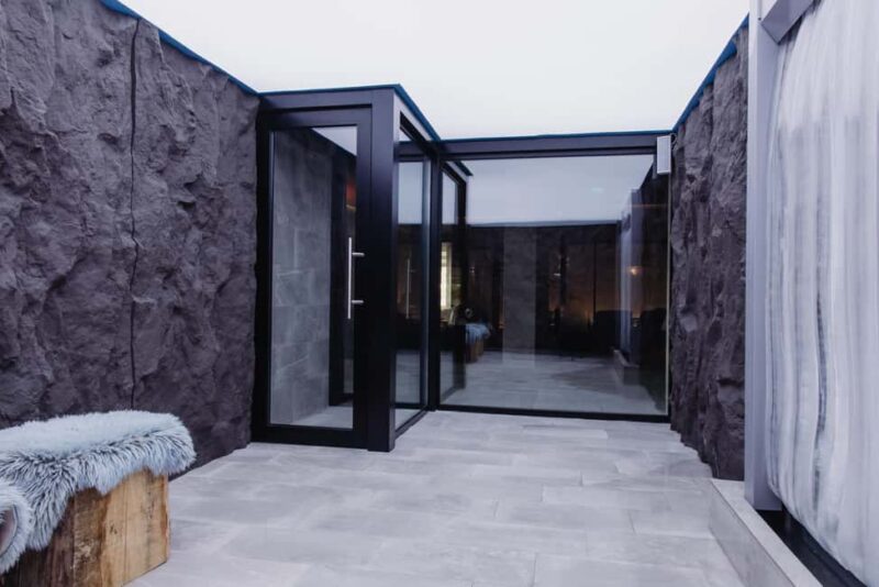 Spa day pass at Pulse Therme Banya - Food and Drink: Savoring Light Bites and Refreshments