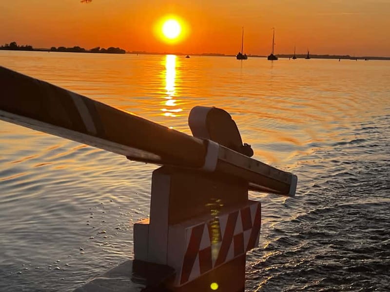 Spakenburg: boat trip on an authentic fishing boat - Navigating the Old Harbor and Historic Sights