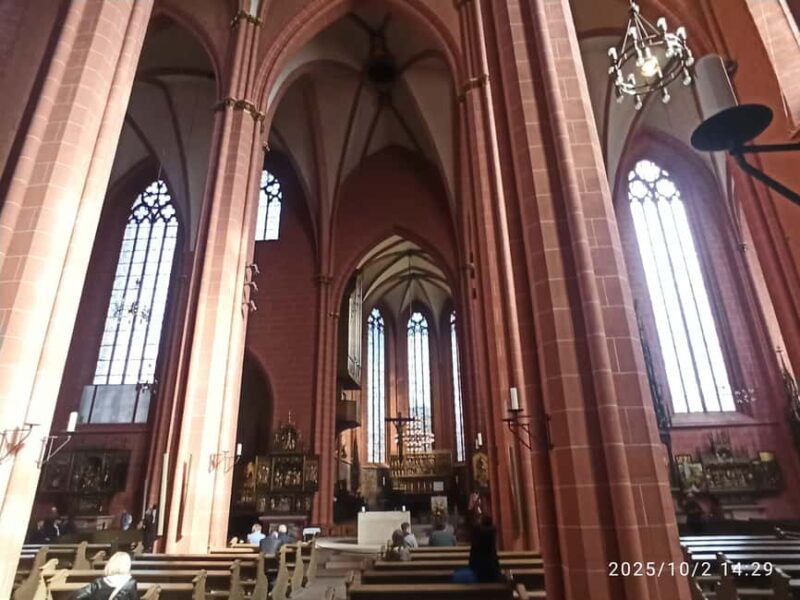 Spanish walking tour in Frankfurt with a local guide - Ending at Rhein-Main and Final River Views