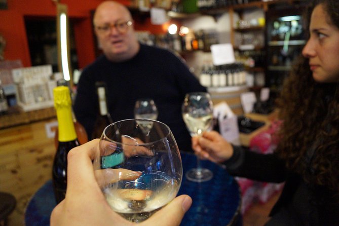 Sparkling wine & Italian Prosecco tasting - Attentive Service and Personal Interaction