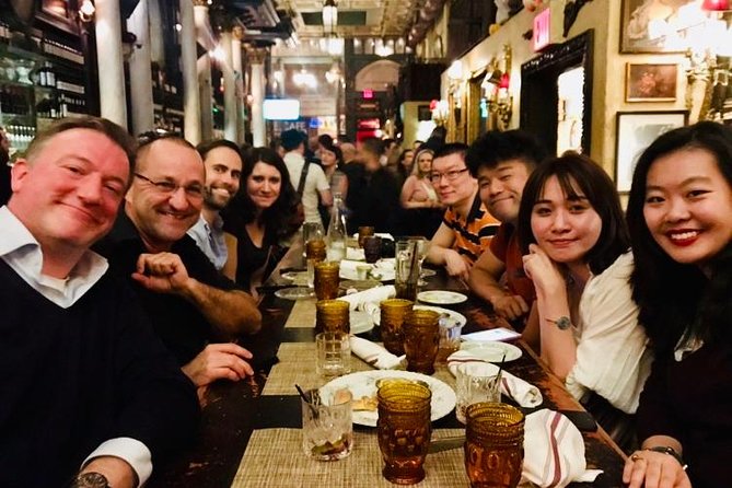 Speakeasy and Hidden Bar Night Tour NYC - The Guides Role: Knowledge, Engagement, and Local Tips