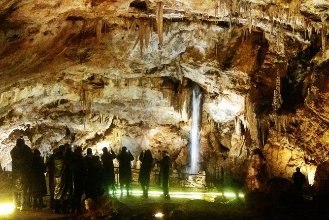 Special Montenegro: Lipa cave  Njego's Mausoleum - Njegui village  Cetinje - Key Points