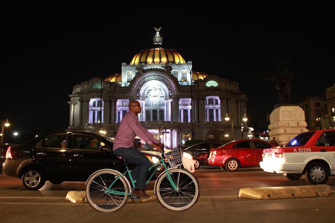 SPECIAL NIGHT LIFE Mexico City Light´s Bike Tour - Food and Refreshments Included in the Tour