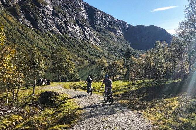 Spectacular E-Bike Trip to the Mountain Pass over Flow - Key Points