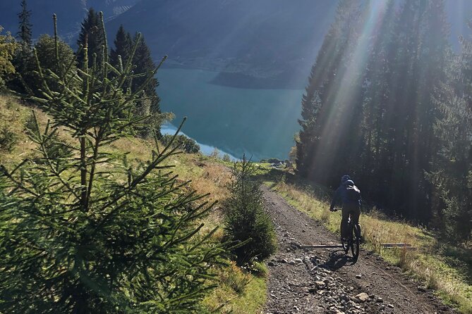 Spectacular E-Bike Trip to the Mountain Pass over Flow - Combining the Bike Tour with a Fjord Visit