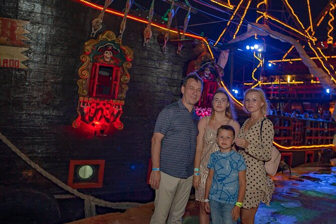 Spectacular Pirate Show, Lobster Dinner & Open Bar in Cancún Bay - Open Bar and Nighttime Celebration