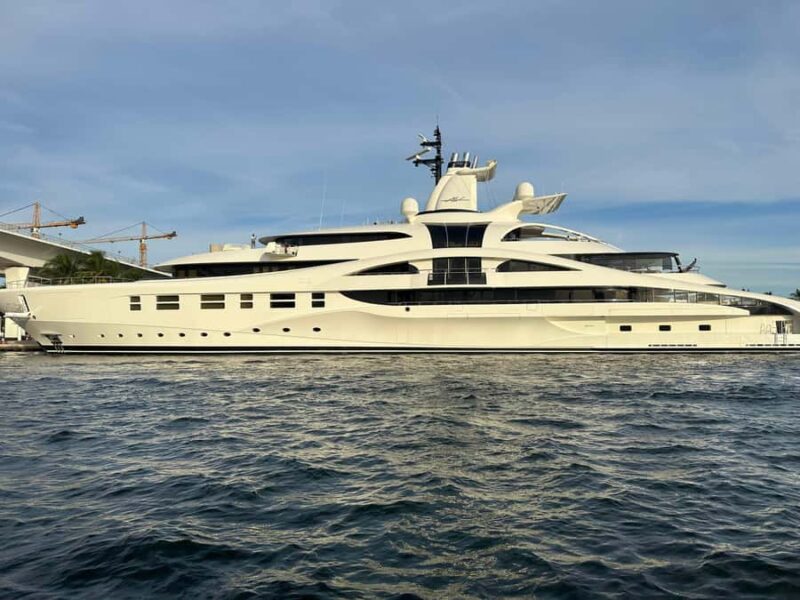 Spectacular Private Boat Tour- Downtown Fort Lauderdale - Group Size, Comfort, and Boat Capacity