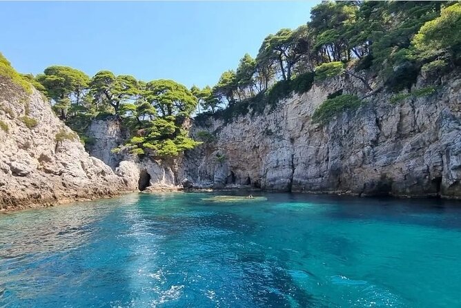 Speed Boat Tour to Elaphiti Caves and Sandy Beach from Dubrovnik - Logistics and Group Size