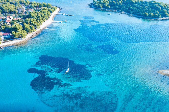 Speedboat Blue Lagoon & 3 Islands tour from Trogir - Exploring Maslinica’s Old Town and Lunch Spots
