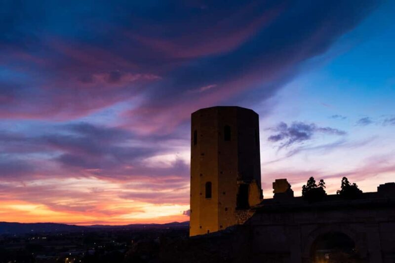 Spello: a rhyming treasure hunt. You'll get to know the old town while having fun - How This Treasure Hunt Stands Out