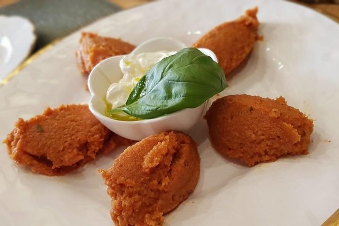 Spello E-Bike Tour with Lunch and Wine Tasting! - Visiting the Hilltop Town of Spello