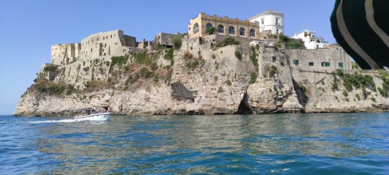 Sperlonga: Boat Tour to Gaeta with Pizza and Drinks - Visiting the Montagna Spaccata and Natural Caves