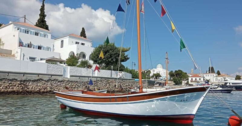 Spetses Island Boat Exploration e-kaiki - Spetses Electric Boat Exploration: A Unique, Eco-Friendly Choice