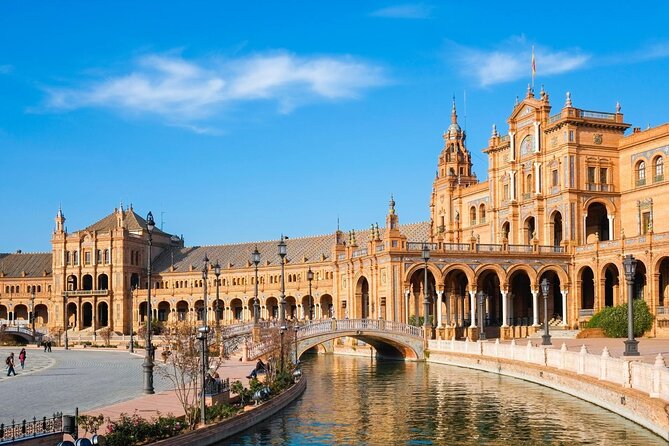 Spirit of Seville - Private Walking Tour with Casa de Pilato - Key Points