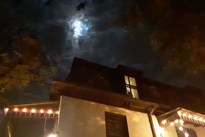 Spirits with the Spirits haunted pub crawl - drinks included - The Guide’s Role and Storytelling Style