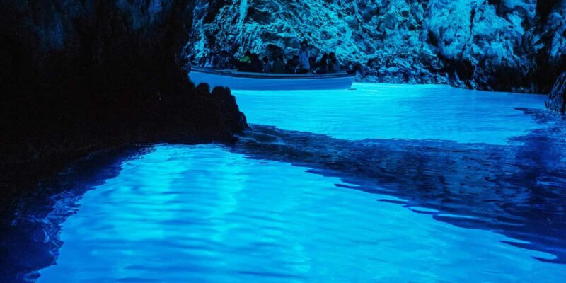 Split: Blue Cave & 5 Island Tour - Visiting the Blue Cave on Bievo Island
