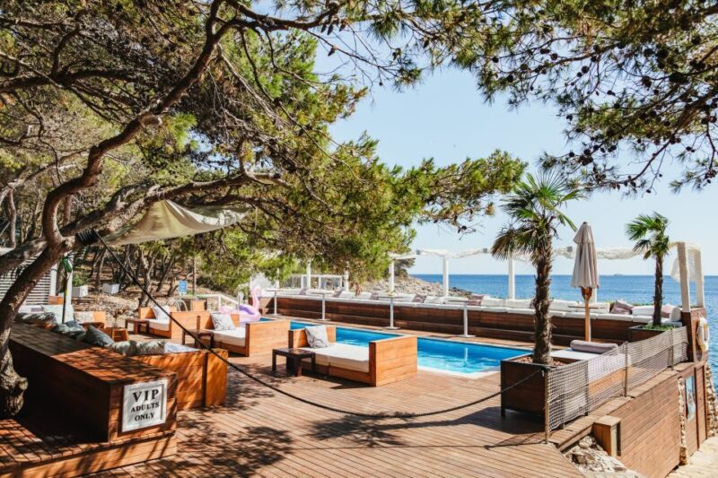 Split: Blue Cave, Vis & Hvar Full-Day Trip by Speedboat - The Historic and Scenic Hvar Town