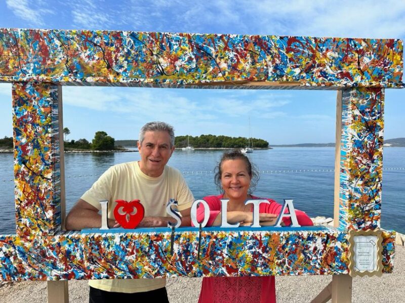 Split: Blue Lagoon, 3 Islands, and Wine Tasting Private Tour - Wine Tasting and Learning in Bra