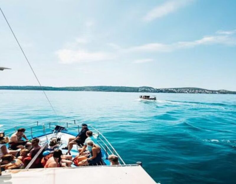 Split: Blue Lagoon Boat Trip with Lunch, Wine and Snorkeling - Visiting the Blue Lagoon on Drvenik Island: A Tropical Escape