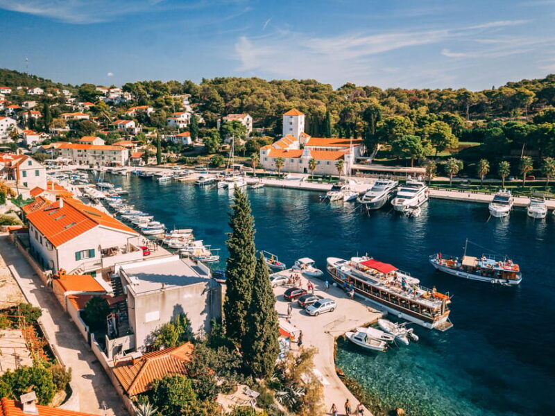 Split: Blue Lagoon, Borkko Beach & olta with Food & Drinks - Facilities and Comfort on Yacht Tamaris