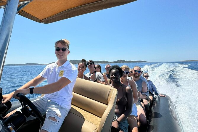 Split: Blue Lagoon, Hvar, Bra, 6 Islands Boat Tour - Small Group - Refreshing at the Blue Lagoon